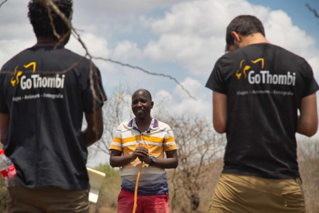 El equipo de GoThombi grabando un programa para WildSpiritFund